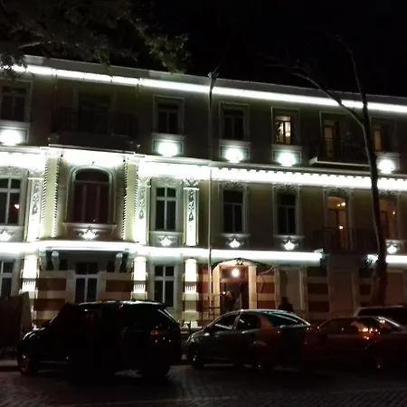 Апартаменти Comfort Near Opera Theater