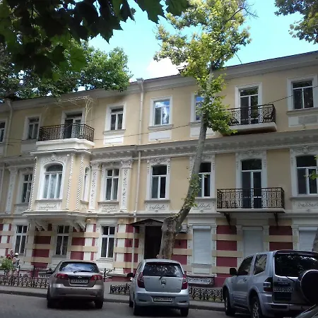 Апартаменти Comfort Near Opera Theater