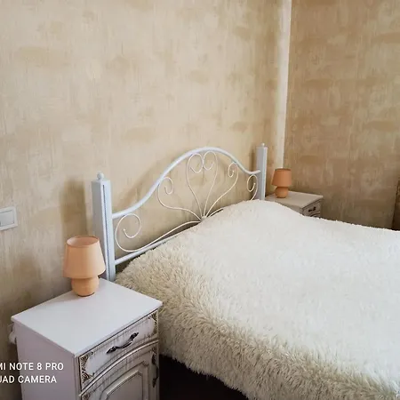 Comfort Near Opera Theater Апартаменты *