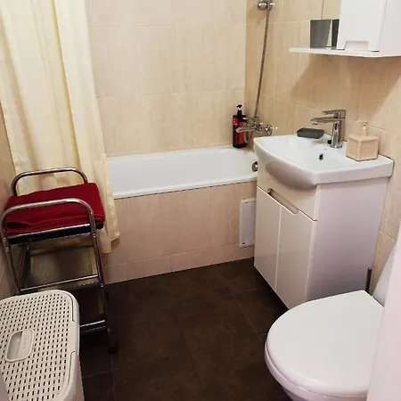 Comfort Near Opera Theater Апартаменты *